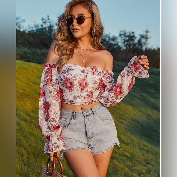 Roses shoulder showing long sleeve - Picture 3 of 4